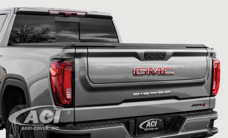 Access 2019+ Chevy/GMC 1500 5ft 8in Bed LOMAX Tri-Fold Cover - Urethane Diamond Plate