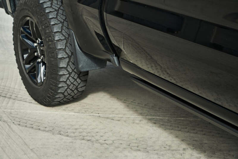 Body Armor 4x4 19-24 GM 1500/2500/3500 Crew Cab (Excl. Classic) E-Power Board Steps - Black