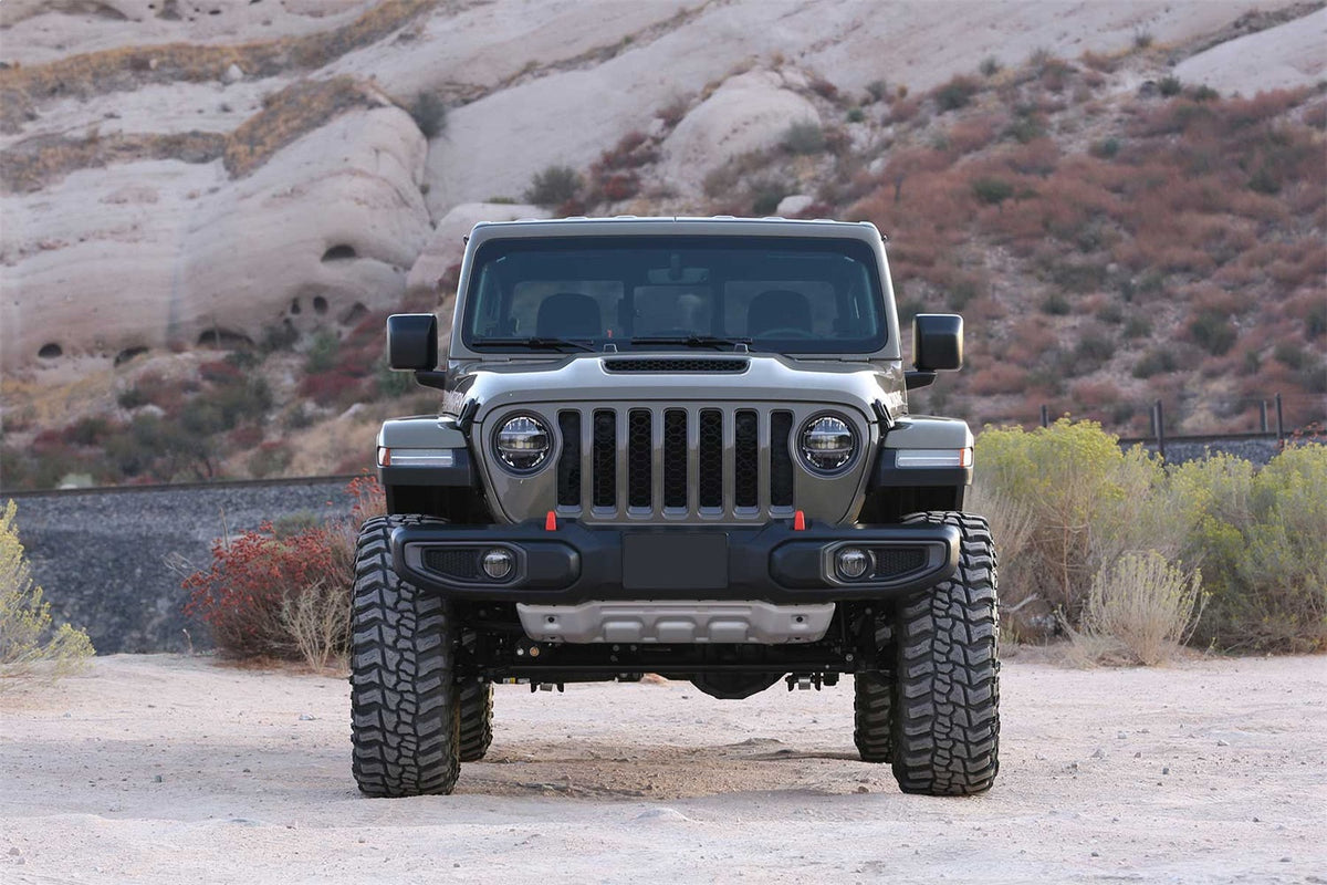 Fabtech 20-21 Jeep JT 4WD Mojave 2in Sport Ii System w/Shk Ext