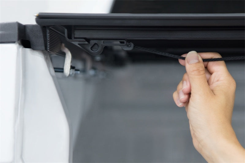 Access LOMAX Pro Series TriFold Cover 16-19 Toyota Tacoma 5ft Bed - Blk Diamond Mist