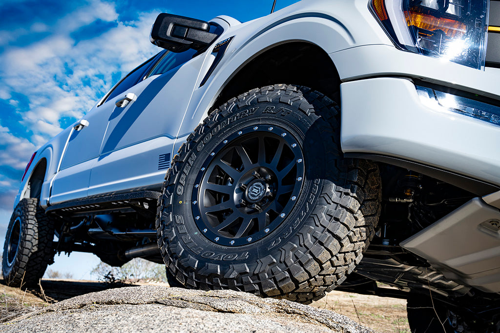 ICON 21-24 Ford F-150 Tremor 2.5 Series Billet CDXS Suspension System w/ Leaf Pack