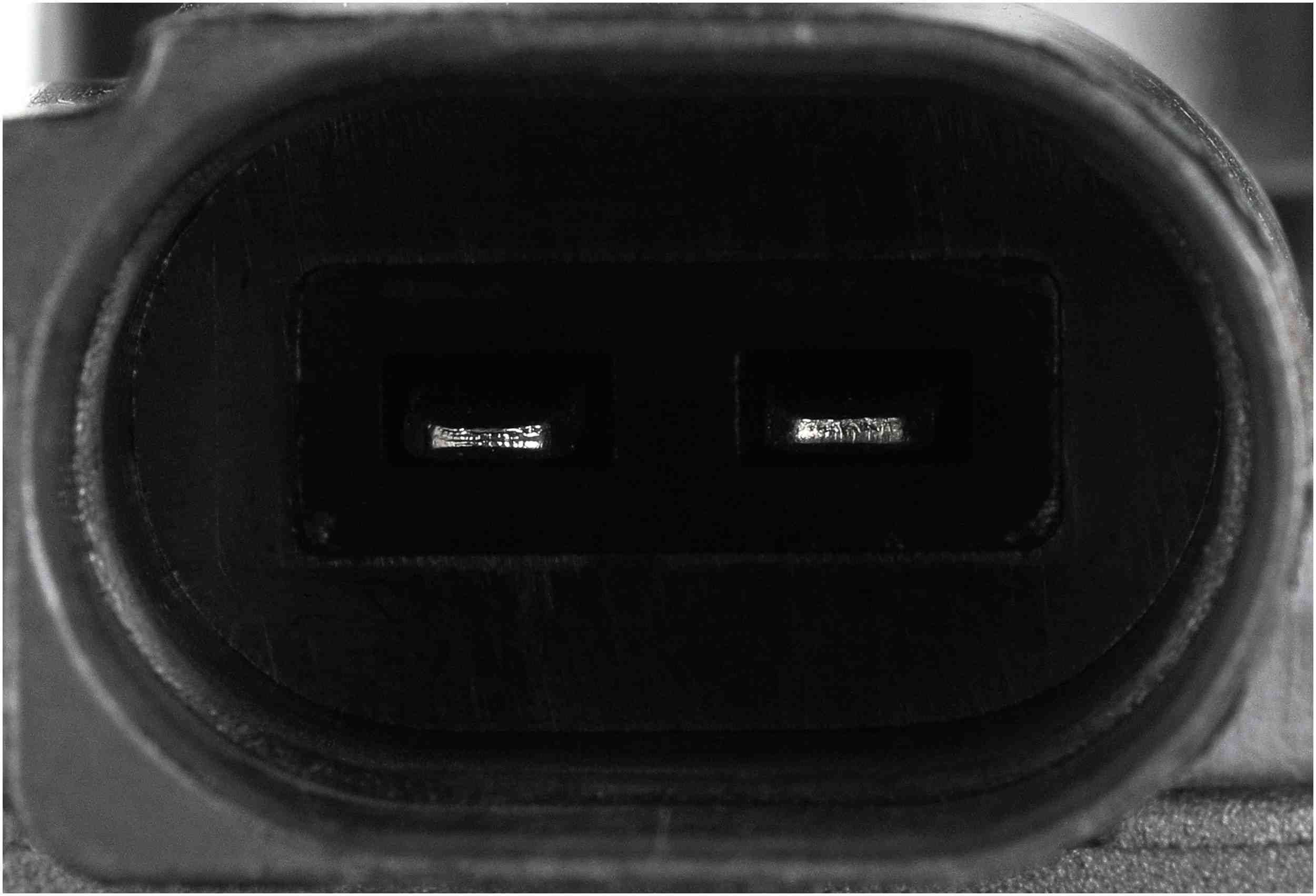 Gates 04-06 Volkswagen Touareg V-6 3.2L PCV Valve Crankcase Vent Valves