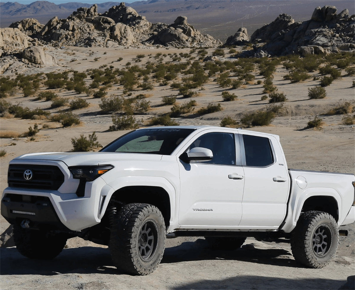 Fabtech 2024 Toyota Tacoma 4WD 3in UCA Kit w/ Uniballs & Shock Spacers & Performance Shocks