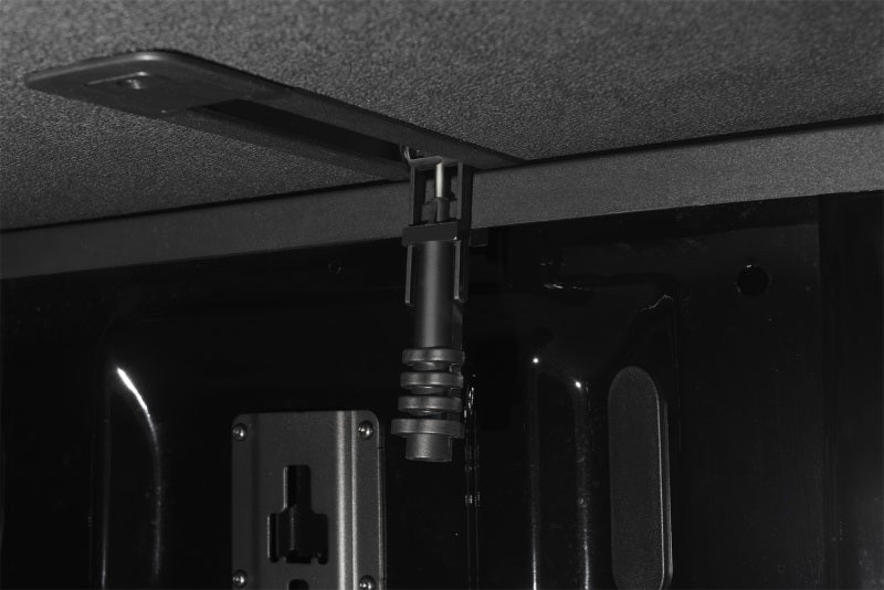 Extang 16-20 Toyota Hilux Revo Double Cab 1523mm (5ft) Solid Fold 2.0